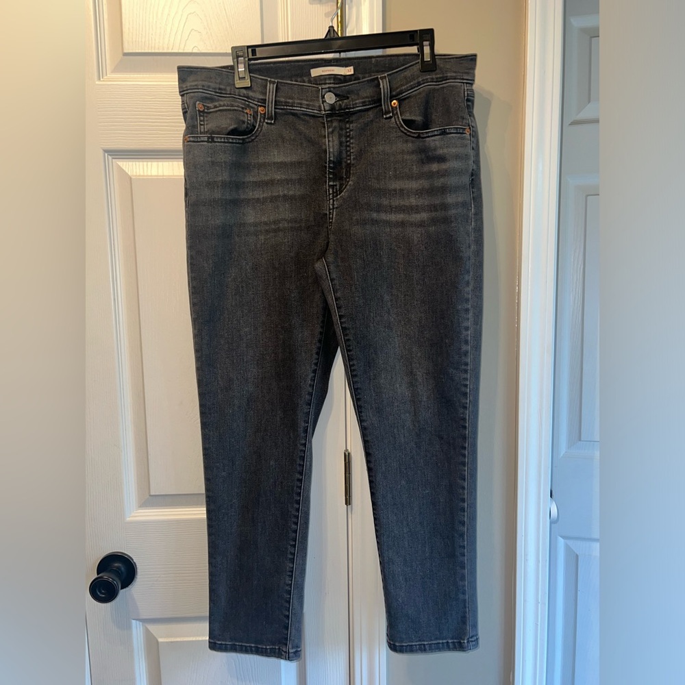 Levi’s Women’s Boyfriend Jeans size 32